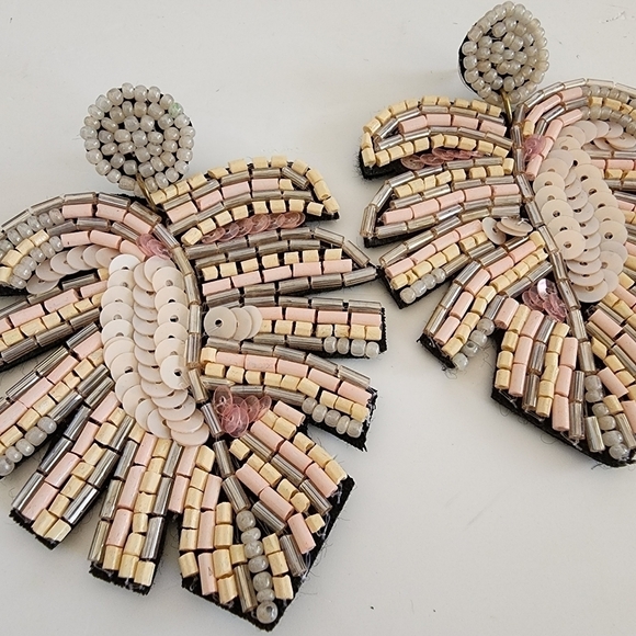 NWT Pink Beaded Sequin Tropical Leaf Statement Earrings - Picture 5 of 9
